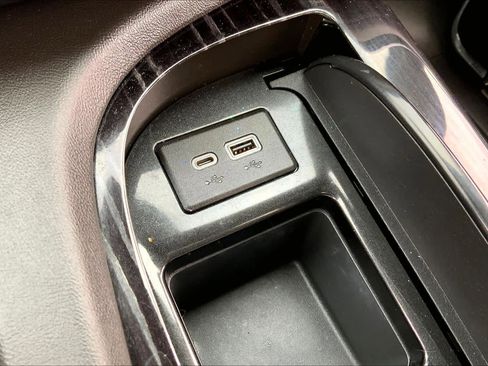 Used 2021 Cadillac Escalade Sport w/ Driver Assist Tech Package image 31