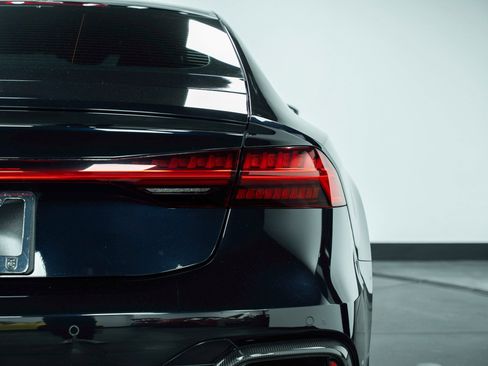 Used 2022 Audi RS 7 4.0T image 45