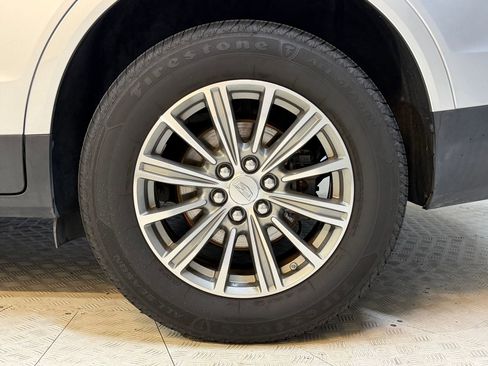 Used 2018 Cadillac XT5 Luxury FWD image 9