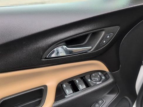 Used 2024 Chevrolet Equinox Premier image 20