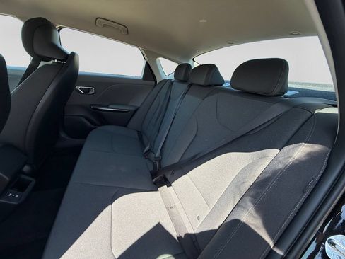 Used 2025 Kia K4 FWD image 36