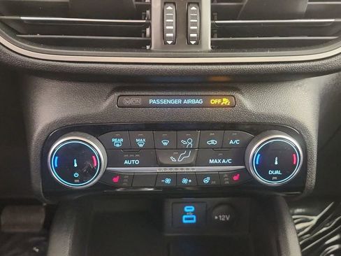 Used 2022 Ford Escape SEL image 16