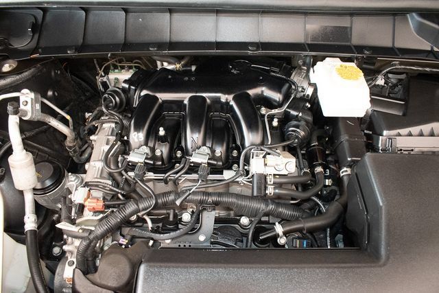 Used 2026 Nissan Pathfinder SL AWD/4WD image 3