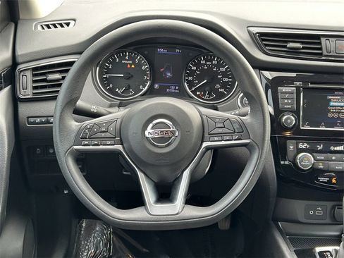 Used 2020 Nissan Rogue Sport SV image 37