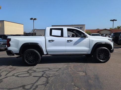 Used 2023 Chevrolet Colorado Trail Boss w/ Technology Package AWD/4WD image 9