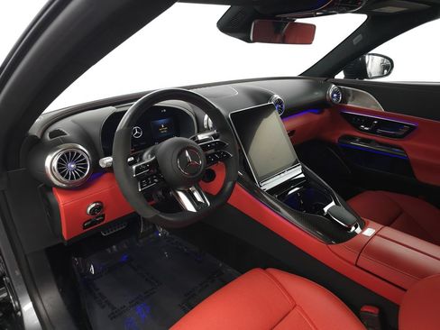 Used 2022 Mercedes-Benz SL 63 AMG 4MATIC w/ Driver Assistance Package image 10