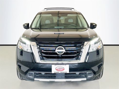 Used 2024 Nissan Pathfinder SL w/ SL Premium Package image 2