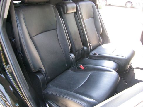 Used 2011 Toyota Highlander Limited w/ Tow Pkg FWD image 14
