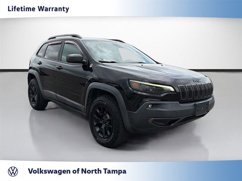 Used 2019 Jeep Cherokee Trailhawk w/ Cold Weather Group AWD/4WD image 1