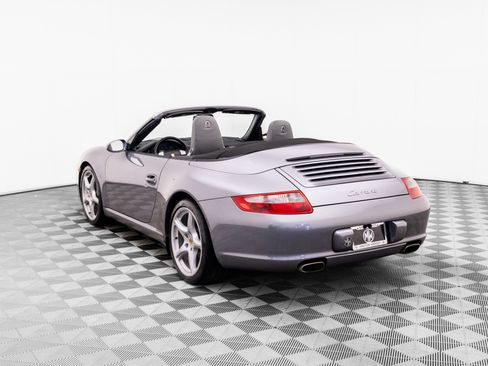 Used 2006 Porsche 911 Carrera RWD image 3