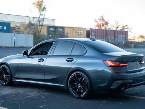 Used 2022 BMW 330i xDrive Sedan w/ M Sport Package image 11