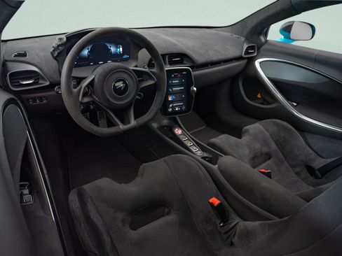 Used 2023 McLaren Artura RWD image 7