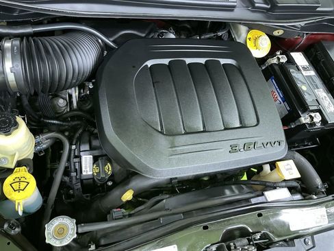 Used 2020 Dodge Grand Caravan SXT image 30