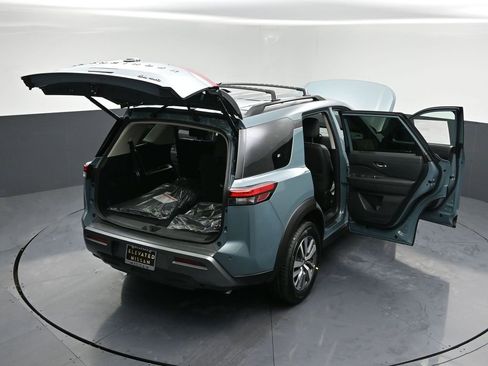 New 2026 Nissan Pathfinder SL AWD/4WD image 36