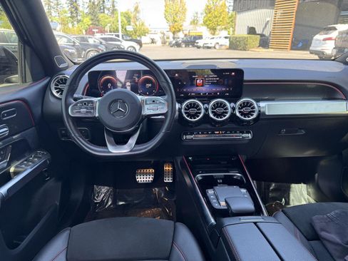 Used 2023 Mercedes-Benz GLB 250 4MATIC image 10