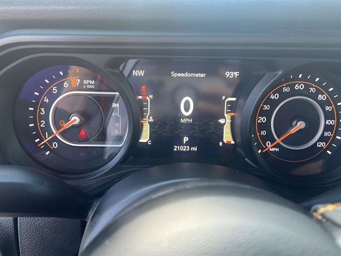 Used 2024 Jeep Gladiator Sport AWD/4WD image 4