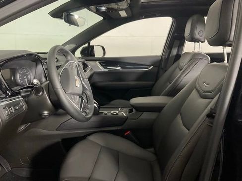 Certified 2025 Cadillac XT5 Premium Luxury w/ Technology Package AWD/4WD image 24