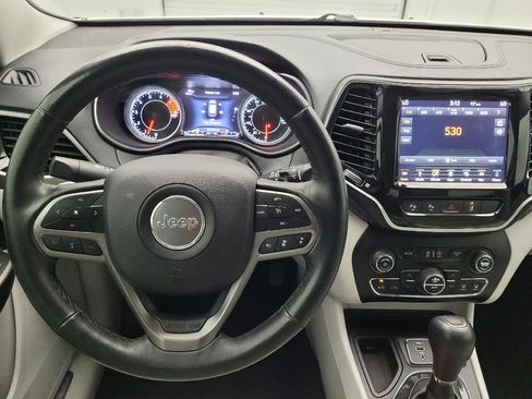 Used 2019 Jeep Cherokee Limited w/ Technology Group FWD image 22