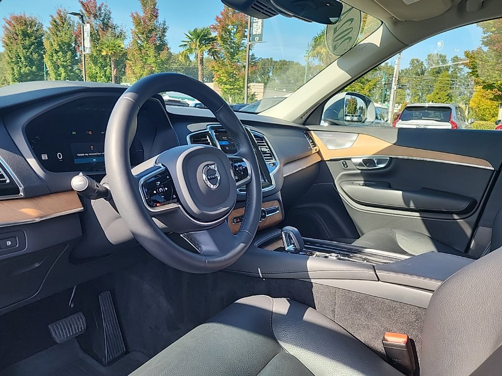 Used 2024 Volvo XC90 T8 Plus w/ Protection Package Premier AWD/4WD image 11