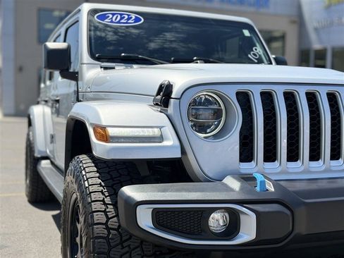 Used 2022 Jeep Wrangler Unlimited Sahara w/ Cold Weather Group AWD/4WD image 11