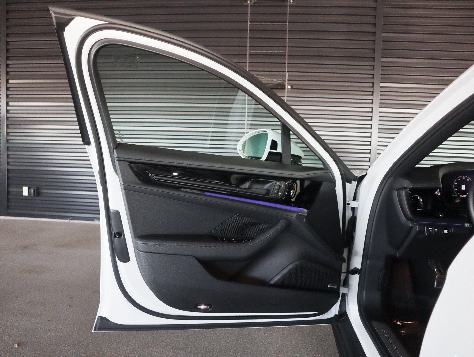 Certified 2026 Porsche Panamera RWD image 26