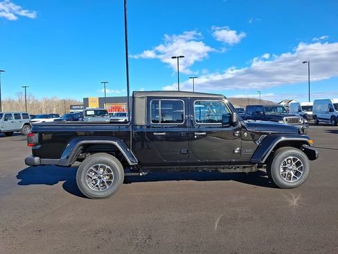New 2026 Jeep Gladiator Sport AWD/4WD image 11