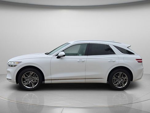 Used 2025 Genesis GV70 2.5T AWD/4WD image 3