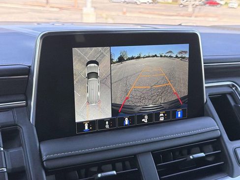 Used 2023 GMC Yukon SLT w/ SLT Premium Package image 14