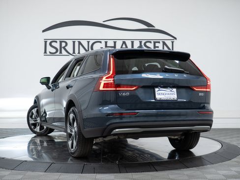 New 2026 Volvo V60 B5 Cross Country Plus w/ Climate Package AWD/4WD image 28