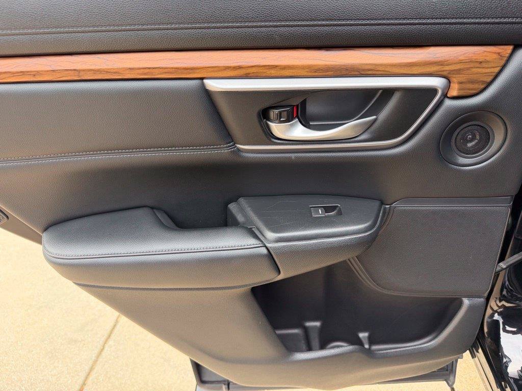 Used 2017 Honda CR-V Touring image 12