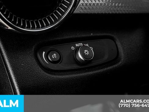 Used 2025 Chevrolet Trax LT w/ LT Convenience Package image 36