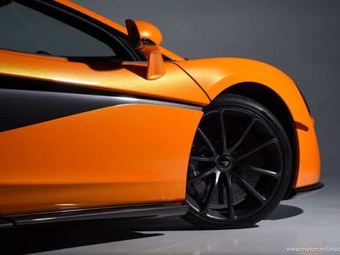 Used 2020 McLaren 570S Spider image 18