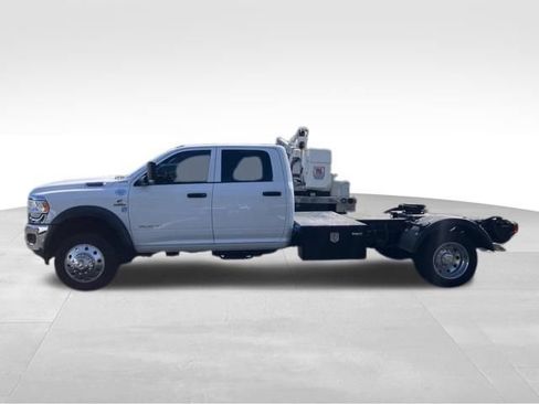Used 2022 RAM 5500 Tradesman w/ Chrome Appearance Group AWD/4WD image 9