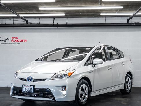 Used 2013 Toyota Prius Two image 1