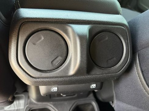 Used 2021 Jeep Gladiator Overland AWD/4WD image 31