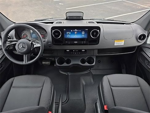 New 2025 Mercedes-Benz Sprinter 2500 image 26