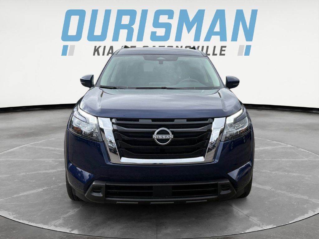 Used 2025 Nissan Pathfinder SV FWD image 8