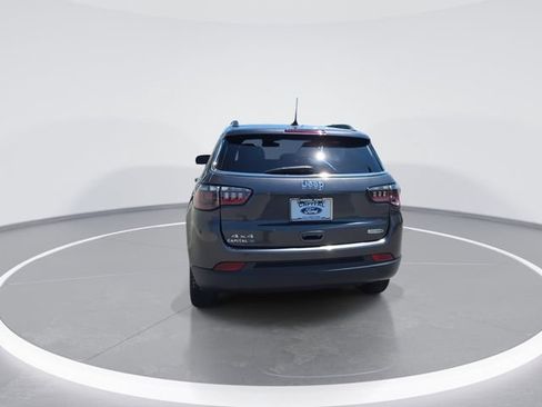 Used 2022 Jeep Compass Latitude AWD/4WD image 7