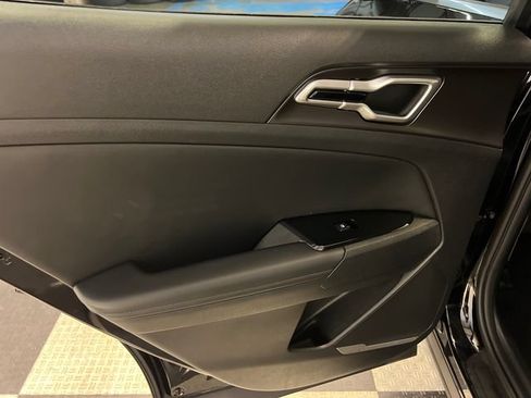 Used 2025 Kia Sportage EX w/ Premium Package FWD image 18