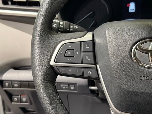 Used 2023 Toyota Sienna XLE image 25