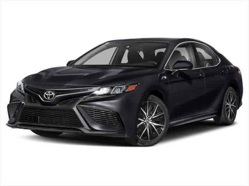 Used 2021 Toyota Camry SE image 1