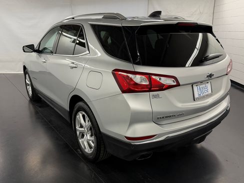 Used 2019 Chevrolet Equinox LT image 3