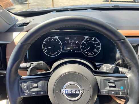 Used 2022 Nissan Pathfinder Platinum w/ Cargo Package image 35