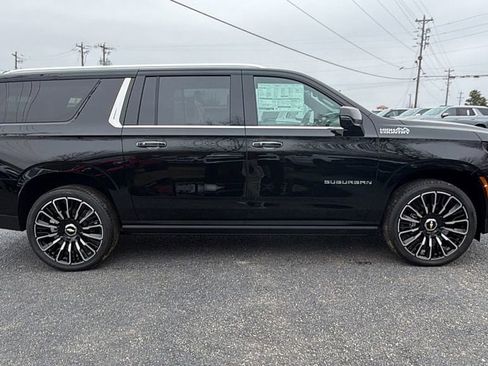 New 2026 Chevrolet Suburban High Country image 4