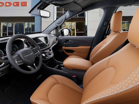 New 2026 Chrysler Pacifica Pinnacle image 22