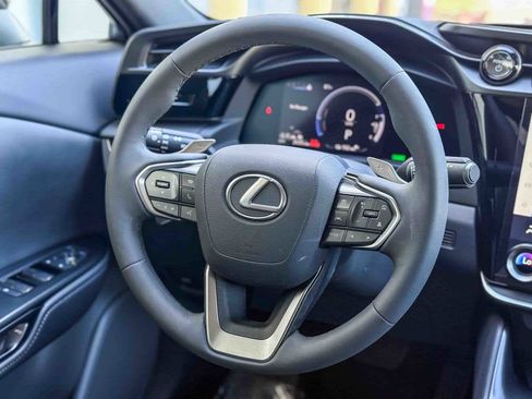 Certified 2025 Lexus RZ 300e FWD image 15