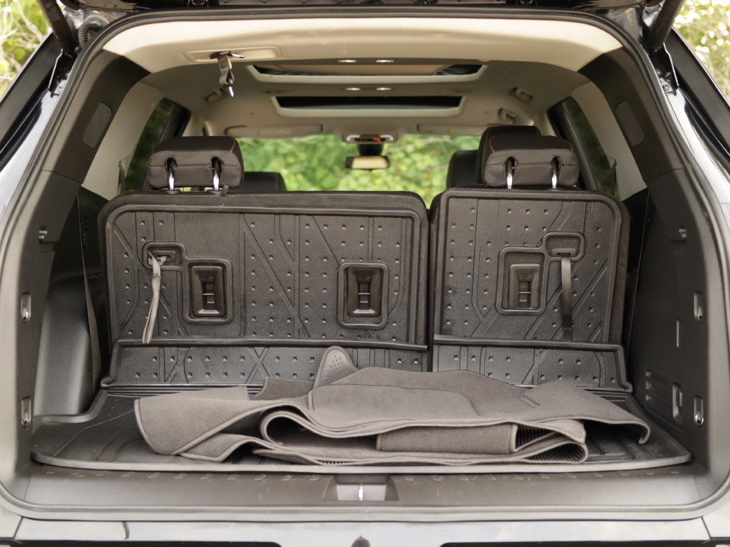Used 2020 Chevrolet Traverse Premier w/ Redline Edition FWD image 33