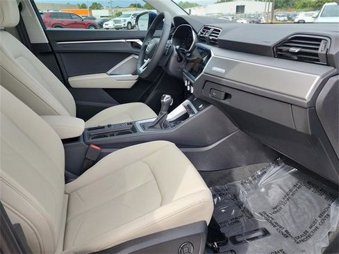 Certified 2025 Audi Q3 2.0T Premium Plus image 25