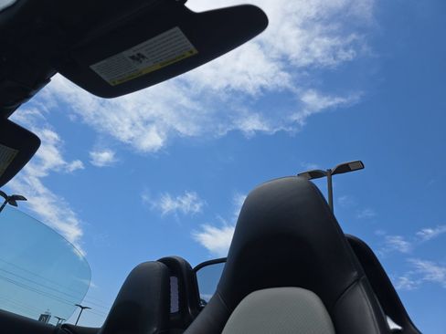 Used 2020 Porsche 718 Boxster RWD image 18