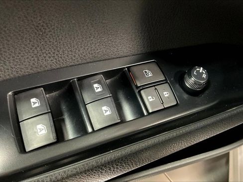 Used 2019 Toyota Camry SE image 39